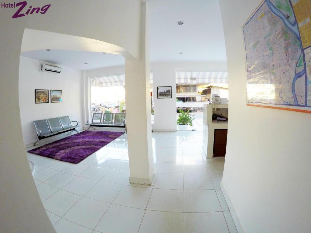 Hotel Zing Phnom Penh Bagian luar foto