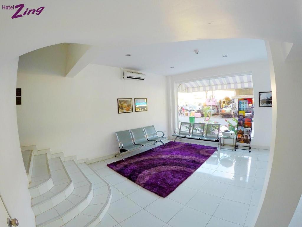 Hotel Zing Phnom Penh Bagian luar foto