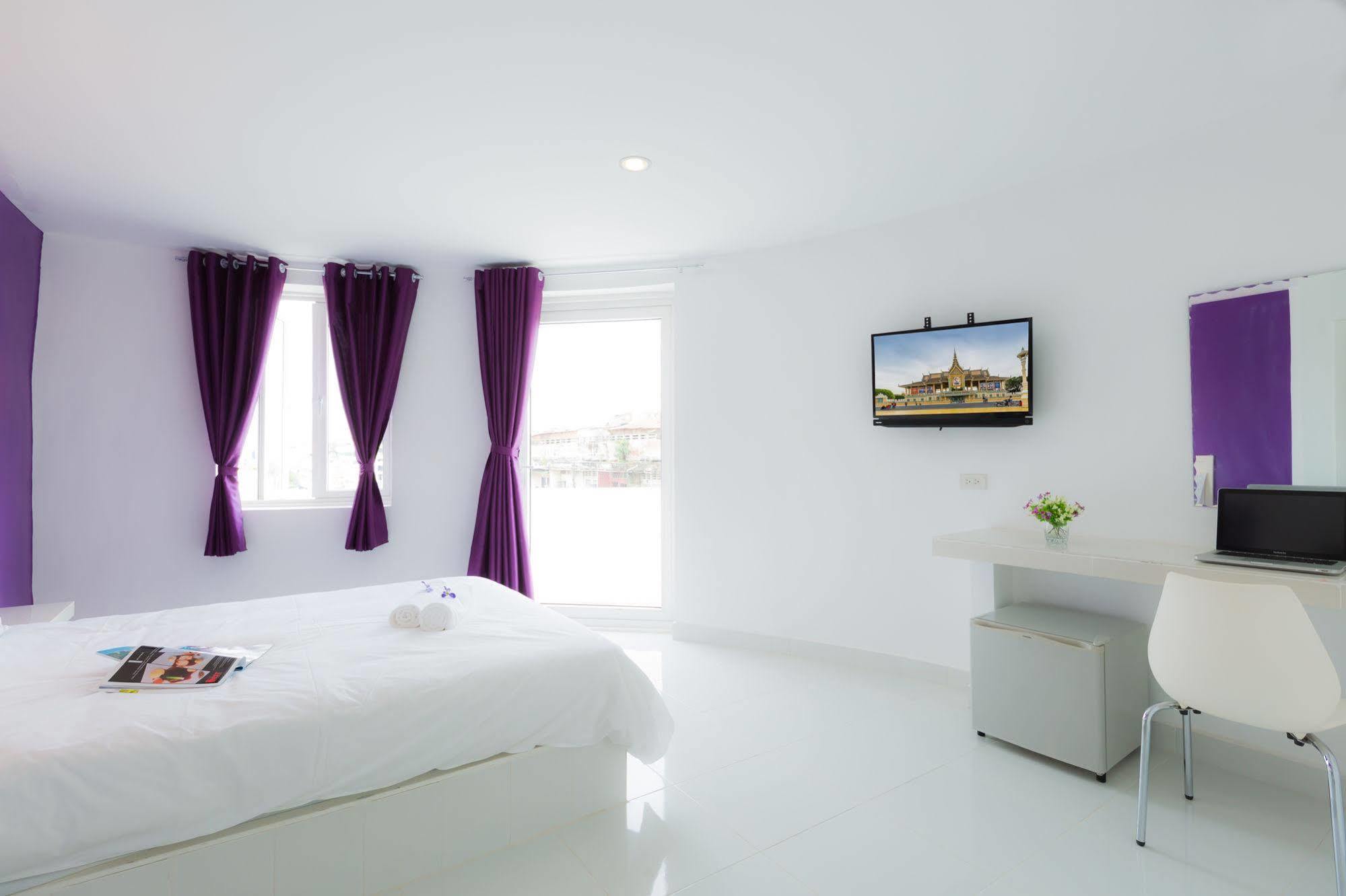 Hotel Zing Phnom Penh Bagian luar foto