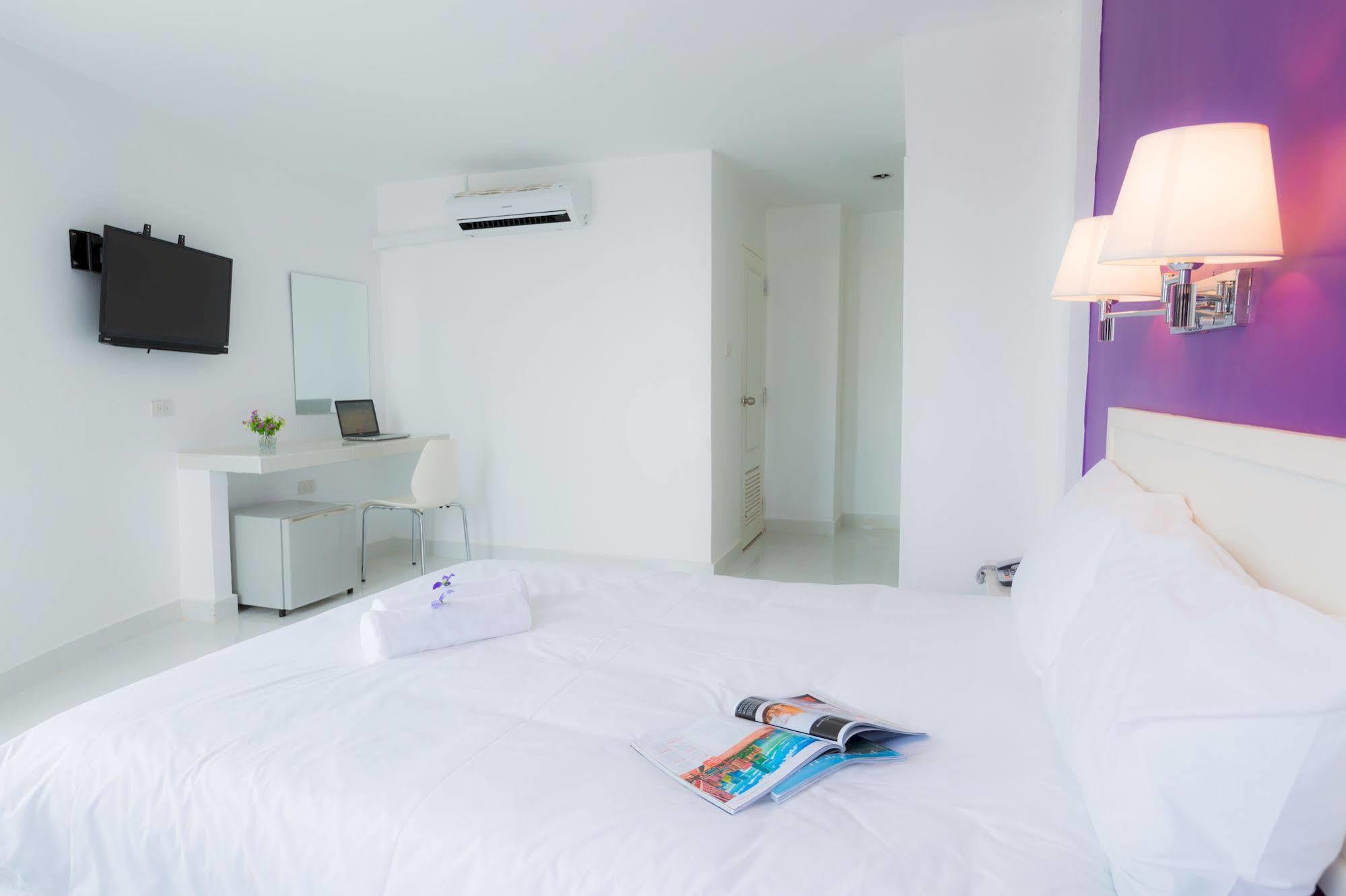 Hotel Zing Phnom Penh Bagian luar foto